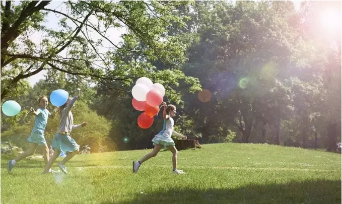 孩子們的童年究竟能有多美？何必想象，點擊即享！